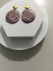 Polimer Kil Gül Desenli Küpe – Mor & Altın