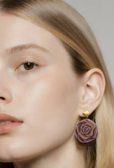 Polimer Kil Gül Desenli Küpe – Mor & Altın