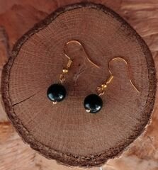 El Yapımı Doğal Taş Küpe – Minimal, Zarif ve Zamansız Tasarım